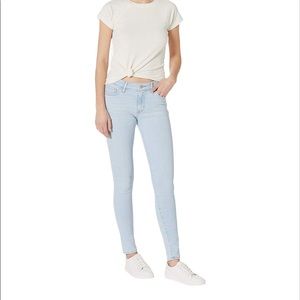 Levi’s Light Wash 711 Skinny Jeans Size 34